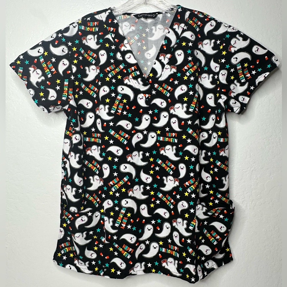 Halloween Cartoon‎ Scrub Top By Cassandra O Women Size L Ghosts Stars Candy Corn